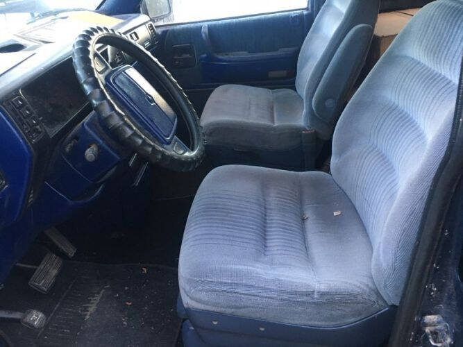 1993 Plymouth Voyager