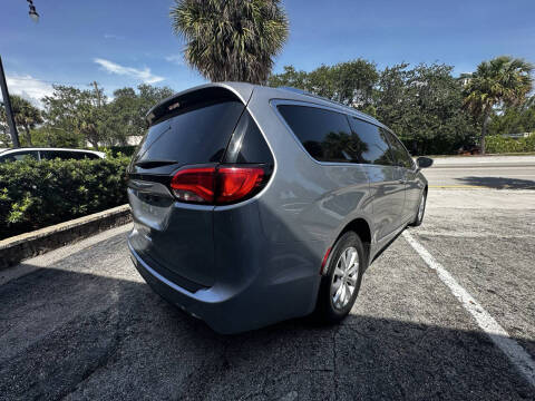 2019 Chrysler Pacifica Touring L
