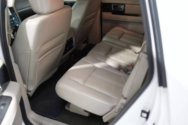 2017 Lincoln Navigator Select