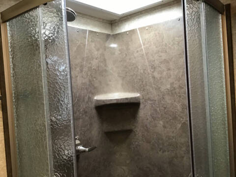 2018 Forest River Sierra 2850RL / 31ft