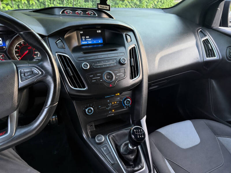 2016 Ford Focus ST