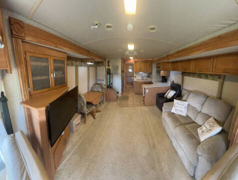 2007 Winnebago Adventurer
