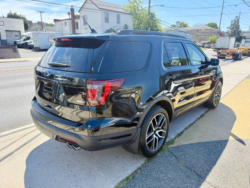 2018 Ford Explorer Sport