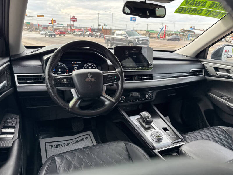 2024 Mitsubishi Outlander SEL