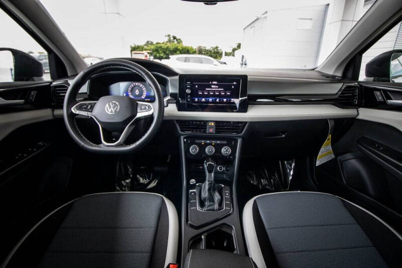 2025 Volkswagen Taos S