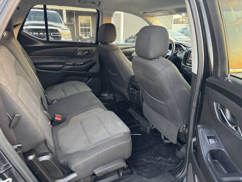 2021 Chevrolet Traverse LT Cloth