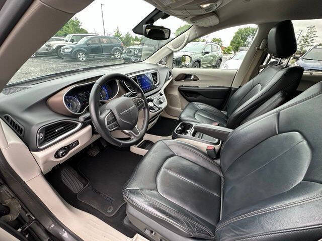 2017 Chrysler Pacifica Touring-L