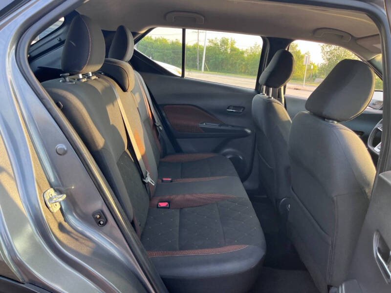 2019 Nissan Kicks SR