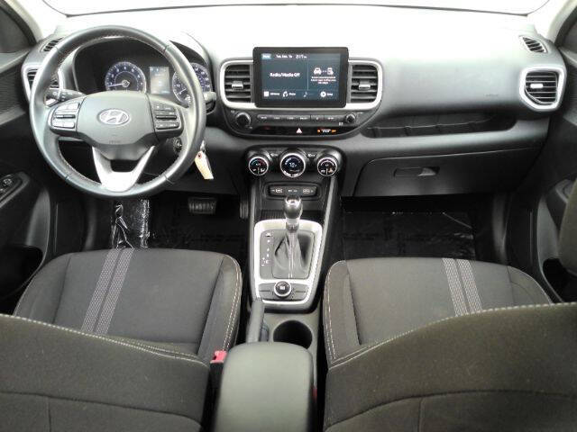 2022 Hyundai Venue SEL
