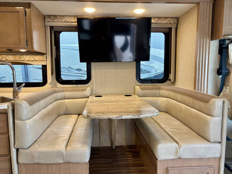 2018 Thor Motor Coach Ace 29.4
