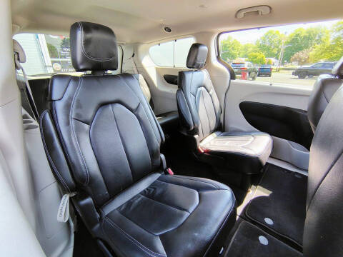 2022 Chrysler Pacifica Touring L