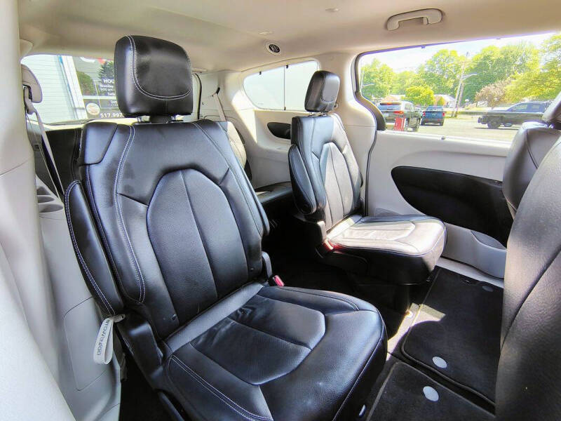 2022 Chrysler Pacifica Touring L