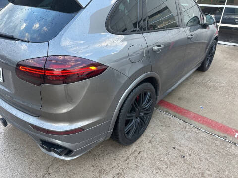 2016 Porsche Cayenne GTS