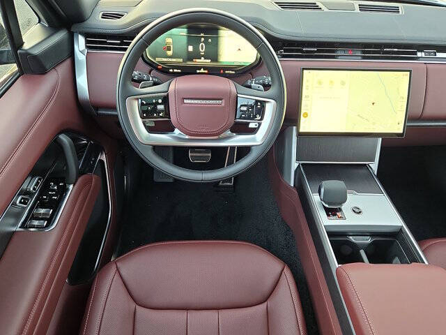 2025 Land Rover Range Rover P530 SE