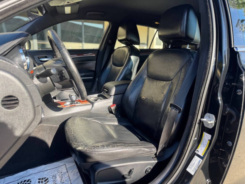 2012 Chrysler 300 Limited