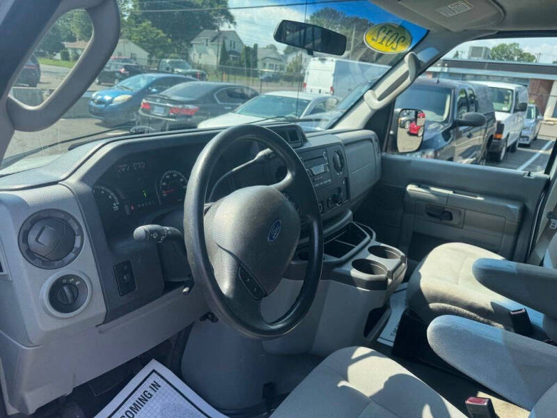 2012 Ford E-Series E-350 SD XLT