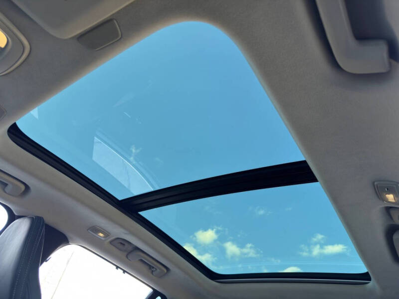 2023 Volvo XC90 Recharge T8 Ultimate Bright Theme 6P