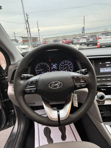 2019 Hyundai Elantra SE
