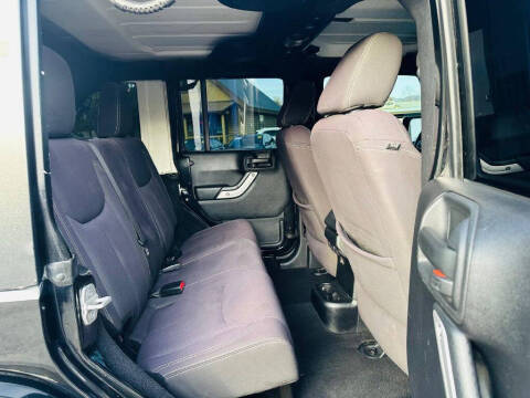 2013 Jeep Wrangler Unlimited Sahara