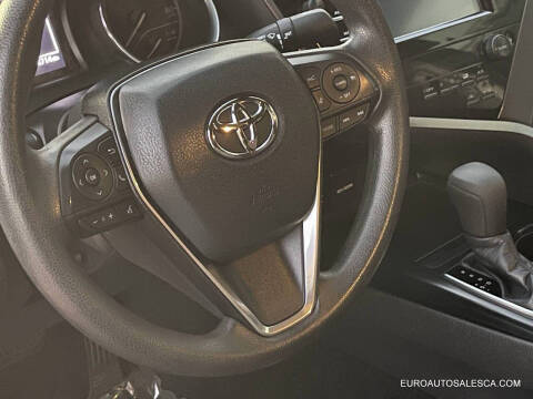 2019 Toyota Camry Hybrid LE