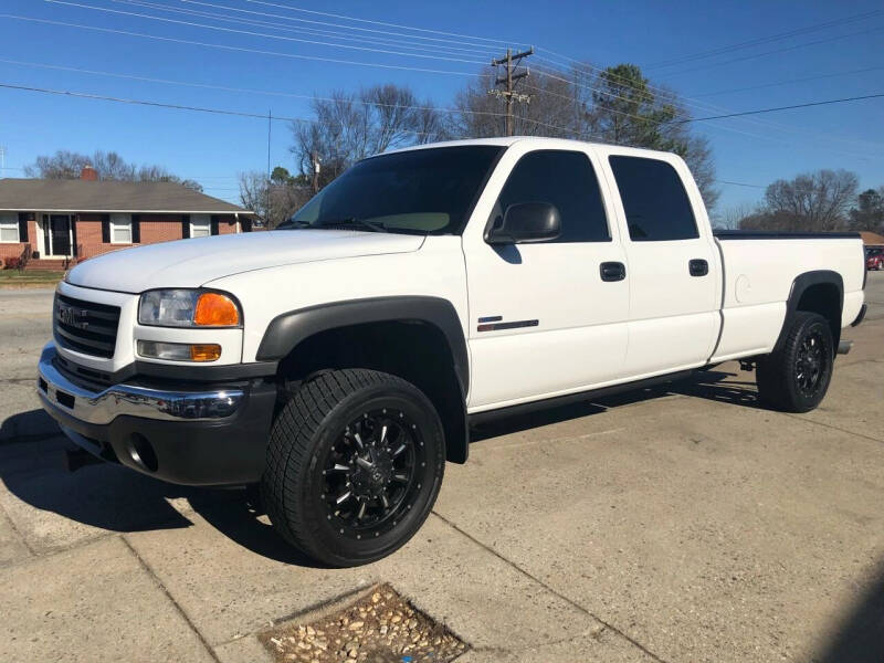 2006 GMC Sierra 2500HD for sale at E Motors LLC in Anderson SC