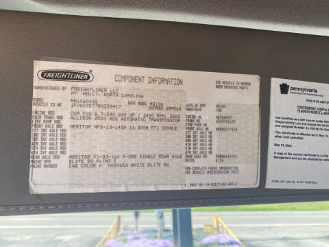 2008 Freightliner M2 106