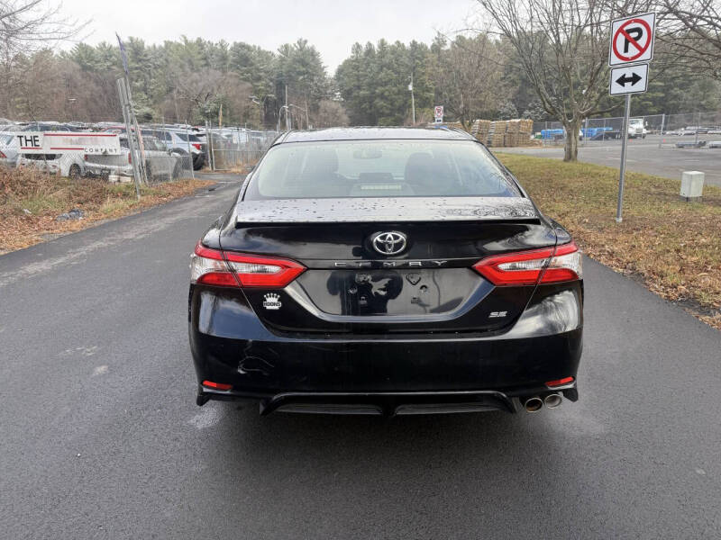 2018 Toyota Camry SE
