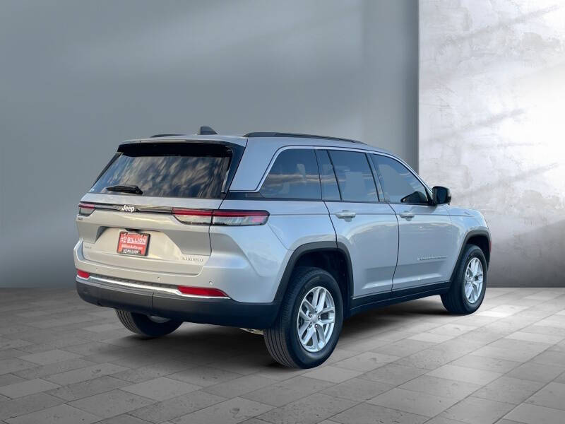 2024 Jeep Grand Cherokee Laredo X