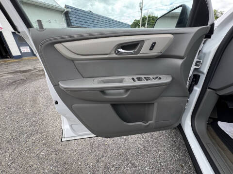 2017 Chevrolet Traverse LS