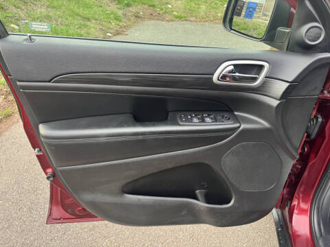 2019 Jeep Grand Cherokee Laredo E