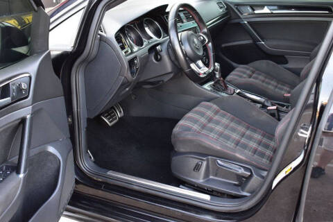 2017 Volkswagen Golf GTI S