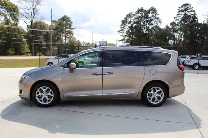 2017 Chrysler Pacifica Touring-L Plus