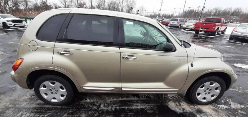 2005 Chrysler PT Cruiser Touring Edition's photo