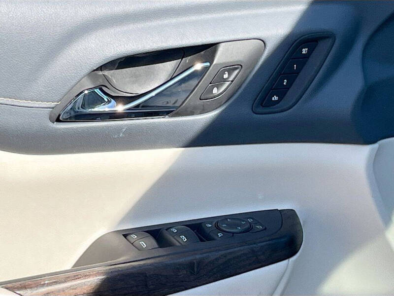 2022 GMC Acadia Denali