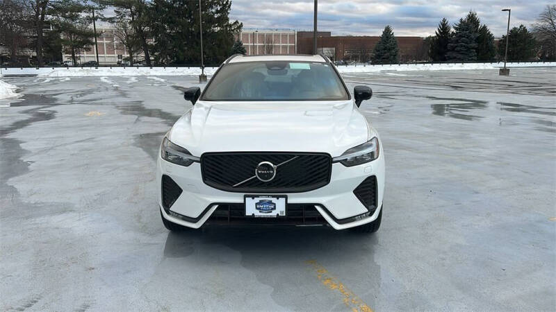 2026 Volvo XC60 B5 Plus