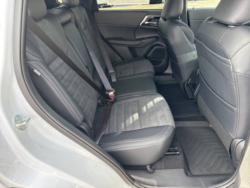 2025 Mitsubishi Outlander PHEV SE