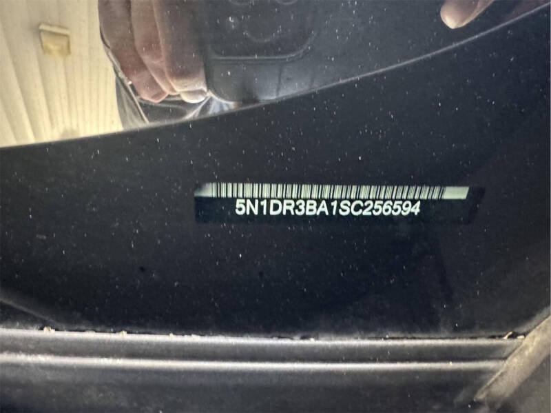 2025 Nissan Pathfinder SV