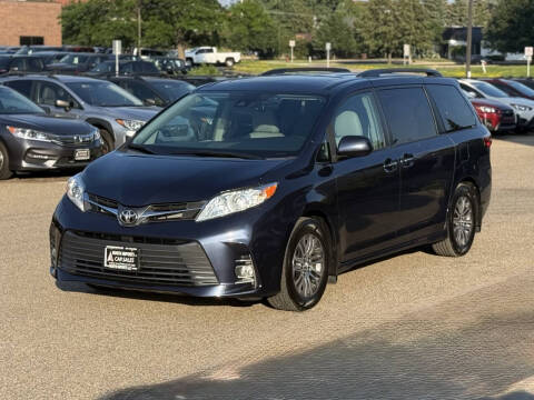 2019 Toyota Sienna XLE 7-Passenger Auto Access Seat
