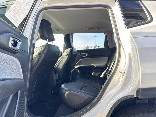 2022 Jeep Compass Latitude Lux