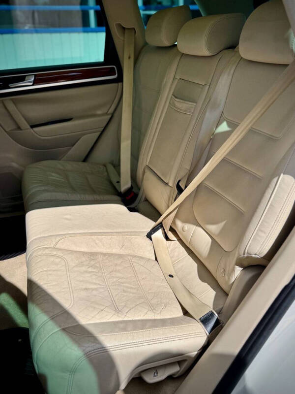 2011 Volkswagen Touareg TDI Lux