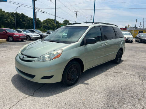 2006 Toyota Sienna for sale at NTX Autoplex in Garland TX