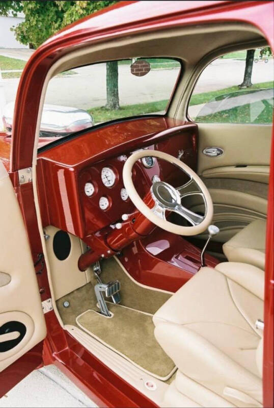 1948 Ford Deluxe