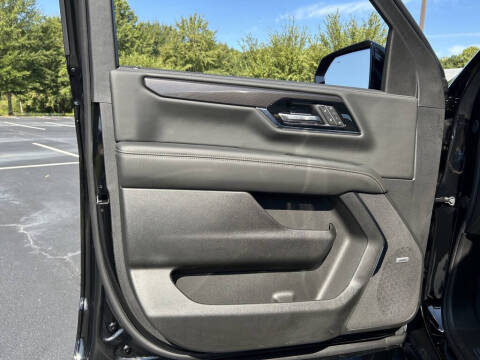 2025 GMC Yukon Elevation