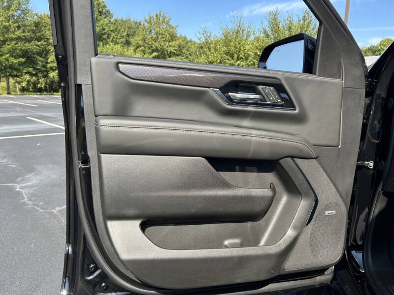 2025 GMC Yukon Elevation