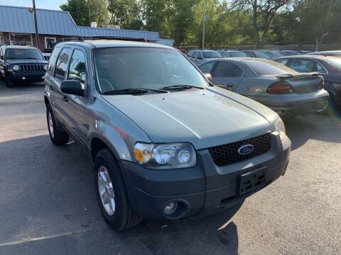 2005 Ford Escape for sale at Auto Choice in Belton MO