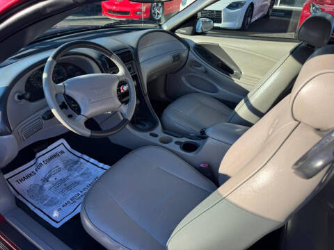 2004 Ford Mustang Deluxe