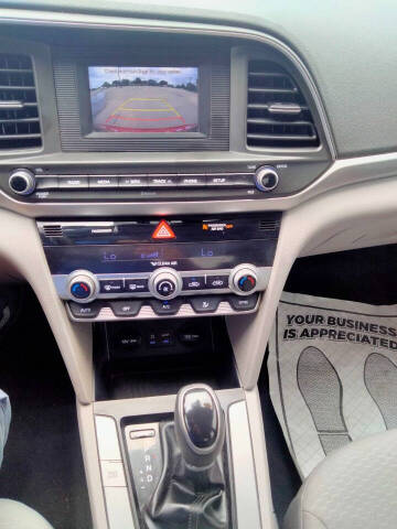 2020 Hyundai Elantra SE