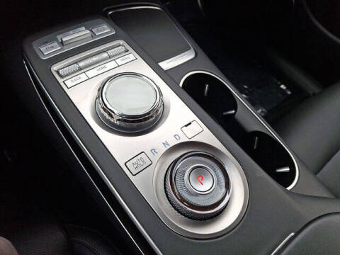 2025 Genesis GV70 2.5T Standard