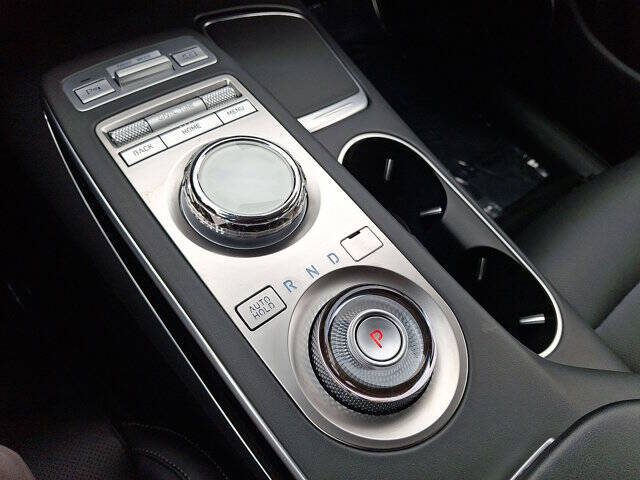 2025 Genesis GV70 2.5T Standard