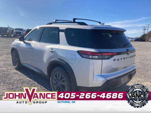 2022 Nissan Pathfinder SV